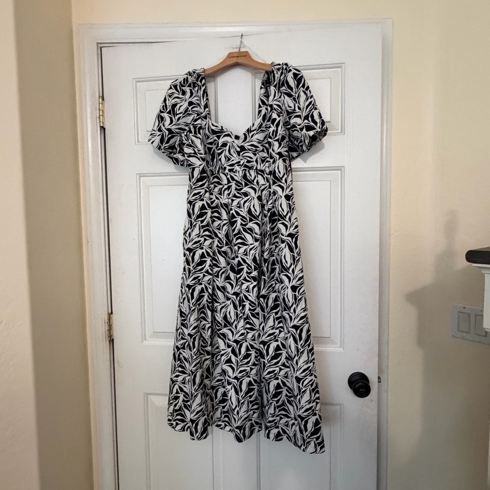 a new day Black & White Floral Leaf Print Womens Short Sleeve Midi Dress size 10